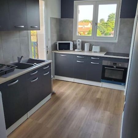 Appartement Moderne Et Equipe LʼIsle-Jourdain Dış mekan fotoğraf