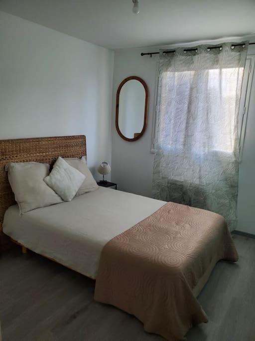 Appartement Moderne Et Equipe LʼIsle-Jourdain Dış mekan fotoğraf